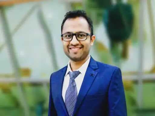 एस्ट्रोलॉजर की भविष्यवाणी सच हुई तो इंजीनियर ने बनाया एस्ट्रोलॉजी का ऐप, अब रोज 30 लाख का बिजनेस, 1600 लोगों को जॉब भी दी